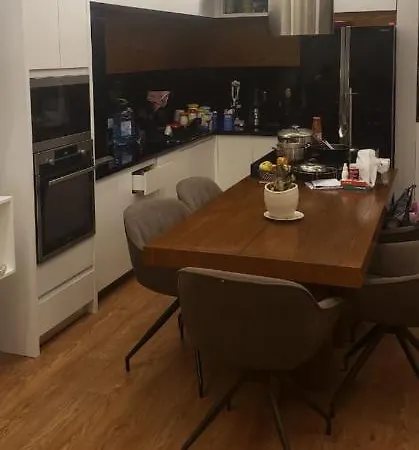 Nicol Apartment